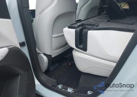 2024 Cadillac Lyriq Luxury W/1Sc z USA, uszkodzony, nr VIN 1GYKPPRL6RZ103758